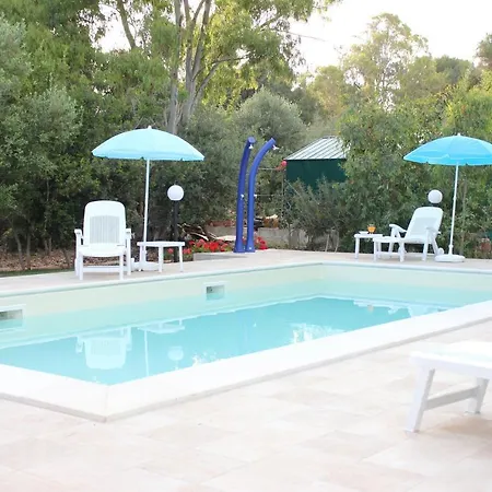 Feriehus Trullo Le Macchie *